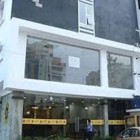 La Riviera Suites Madhapur حيدر أباد المظهر الخارجي الصورة