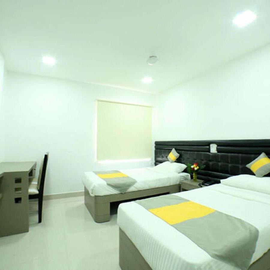 La Riviera Suites Madhapur حيدر أباد المظهر الخارجي الصورة