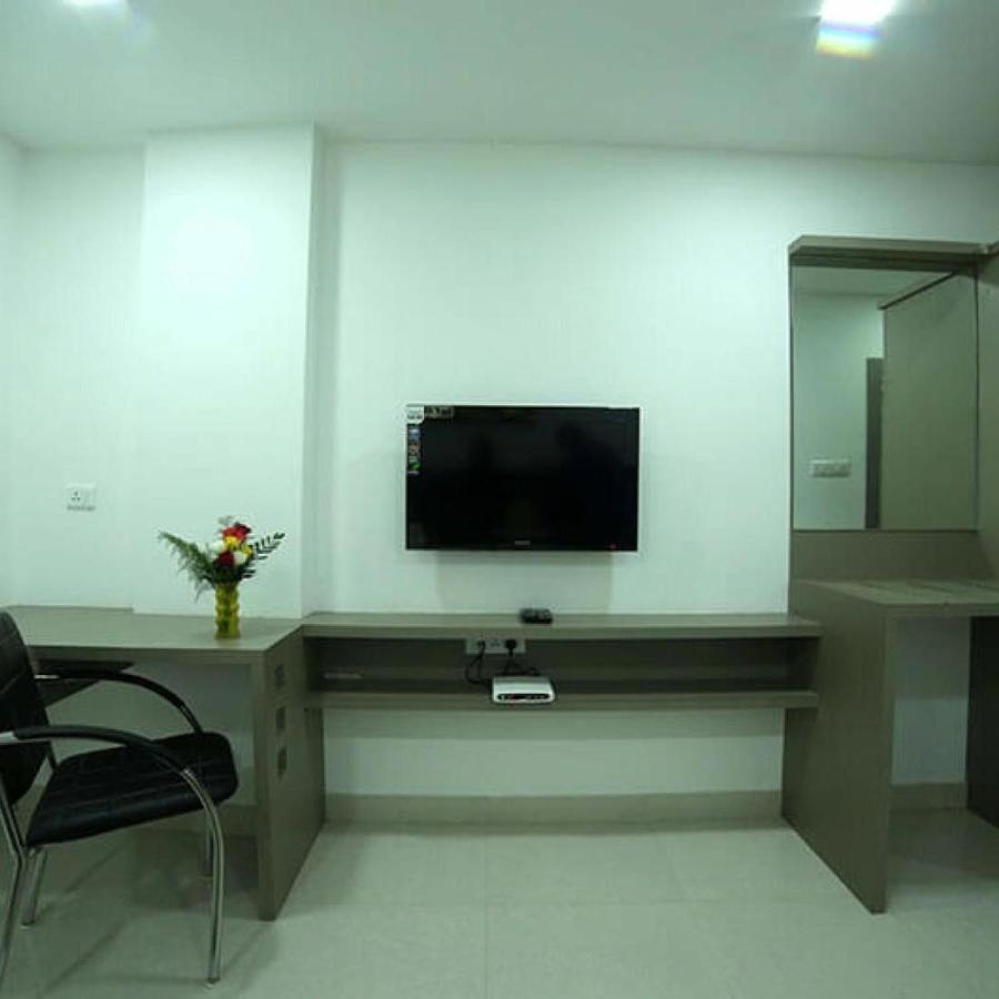 La Riviera Suites Madhapur حيدر أباد المظهر الخارجي الصورة