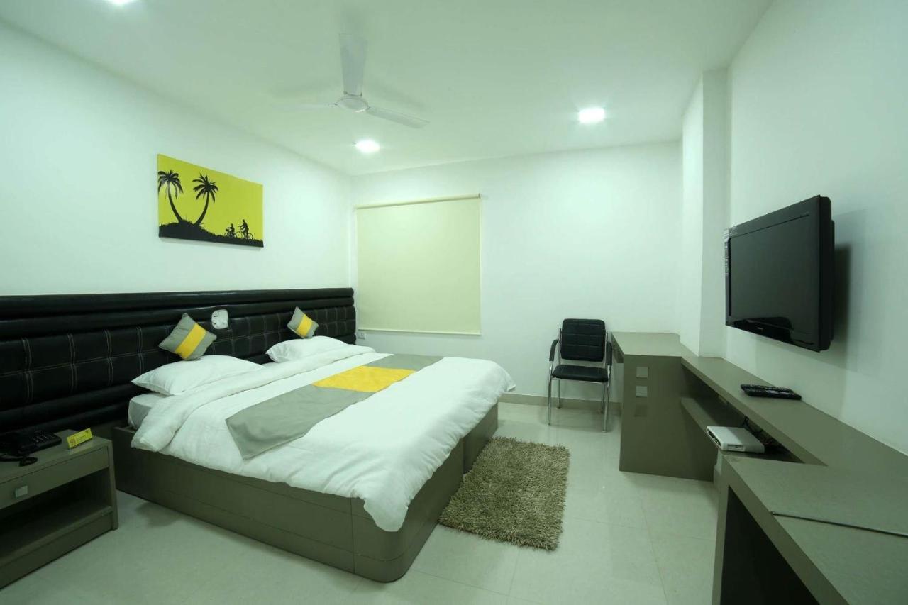 La Riviera Suites Madhapur حيدر أباد المظهر الخارجي الصورة