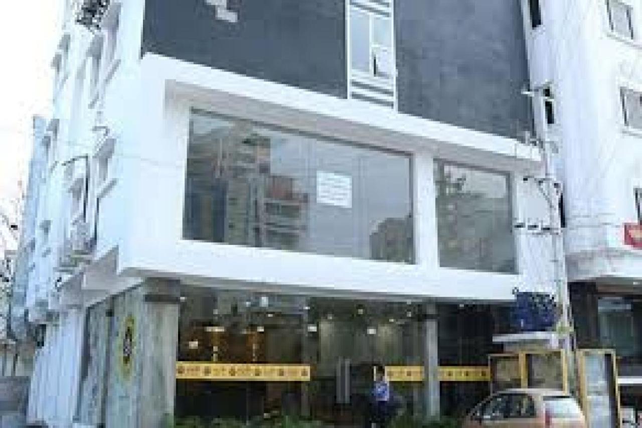 La Riviera Suites Madhapur حيدر أباد المظهر الخارجي الصورة