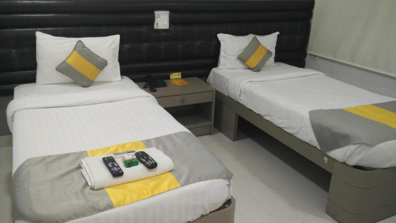 La Riviera Suites Madhapur حيدر أباد المظهر الخارجي الصورة